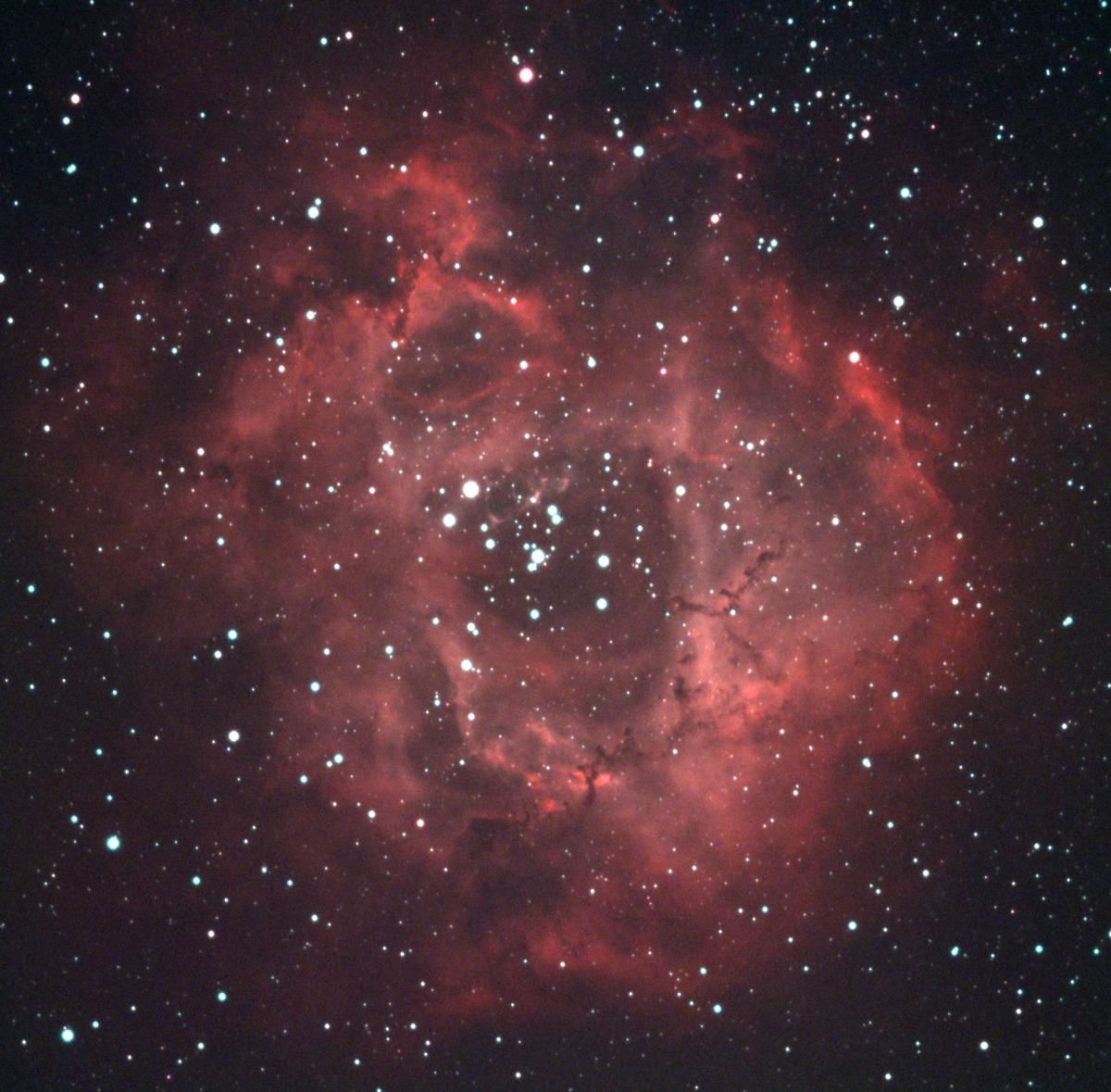 NGC 2237 玫瑰星云，是一个位于麒麟座的电离氢区，距离地球大约5000光年。单张HaOIII 60s，共计7.2小时曝光